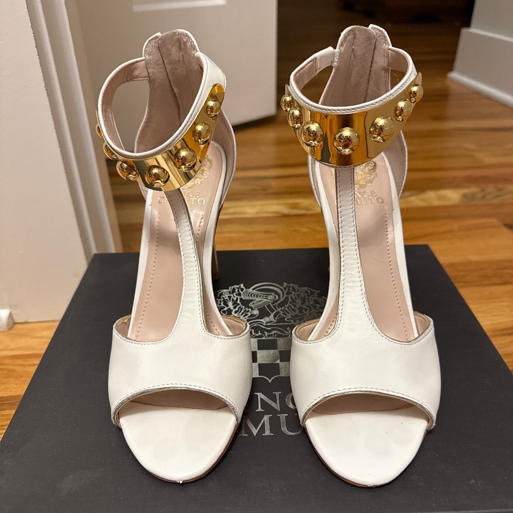 Vince camuto high heel.